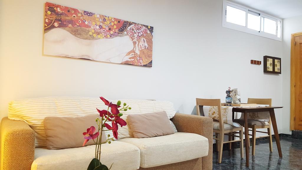 Apartamentos Dalia Vecindario  Eksteriør bilde